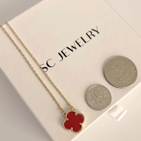 Red Clover Necklace Double Sided Gold Color Chain - Picture 3 of 8